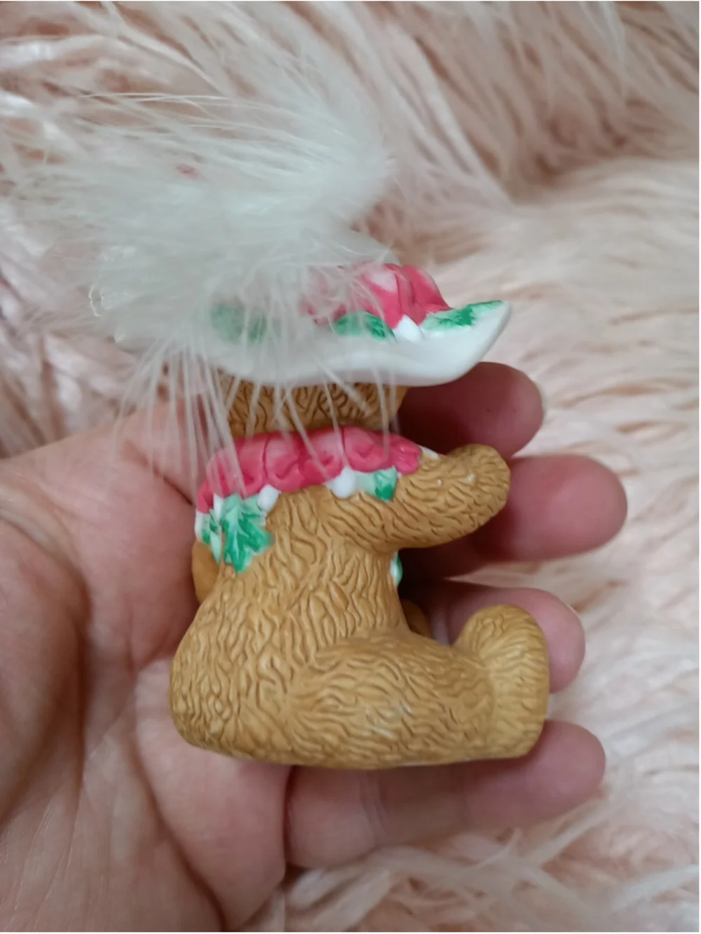 Sandy Bleeding Heart 1995 Chapeau Noelle Lucy Red Flowers White Hat Lace Feather - Picture 4 of 12